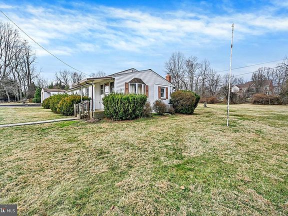 3rd image of 7437 New Cut Rd