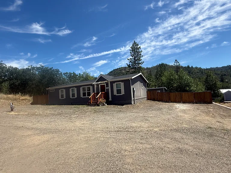158 Train Ln — Photo 2