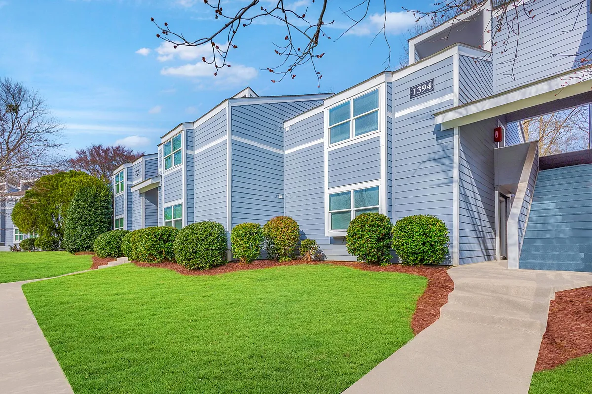 Building Photo - Villas at Riverview