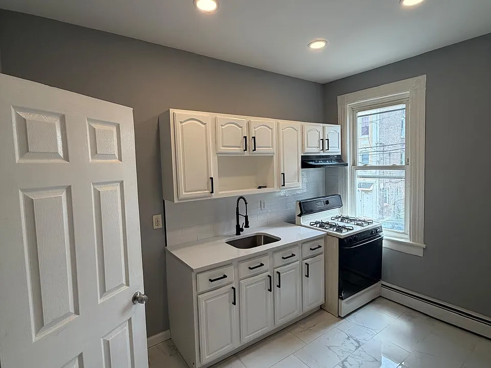 539 E Jersey St #3