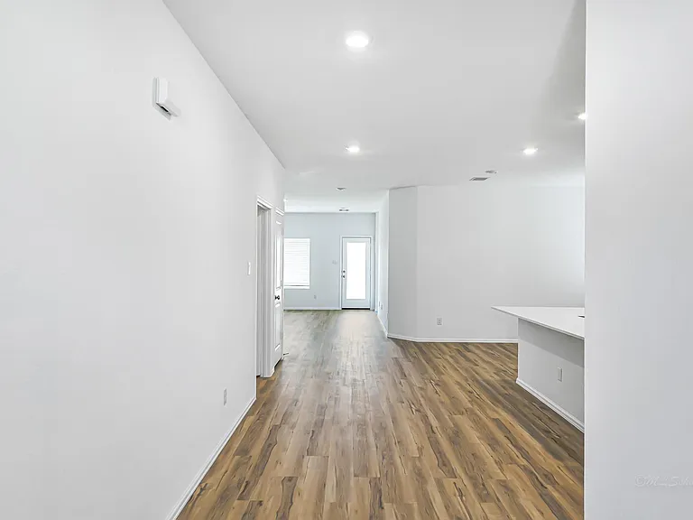 3718 Shadow Crest Ln — Photo 5