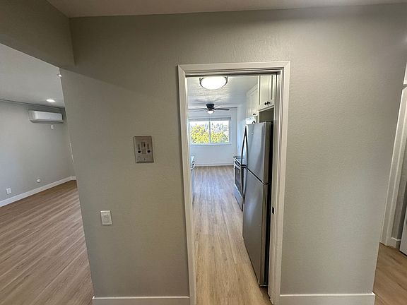 3rd image of 2425 Macarthur Blvd APT 32