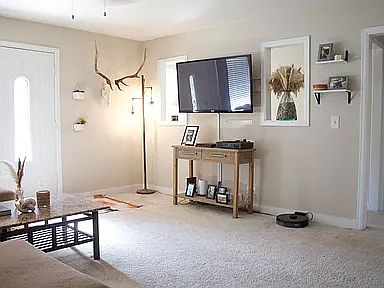 3rd image of 2040 S Knox Ct