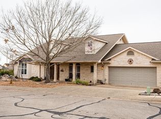 2020 Crown View Dr, Kerrville, TX 78028