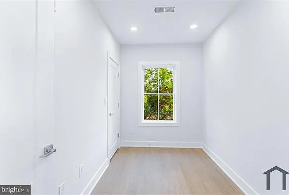 2 bed, $3,400 — Photo 4
