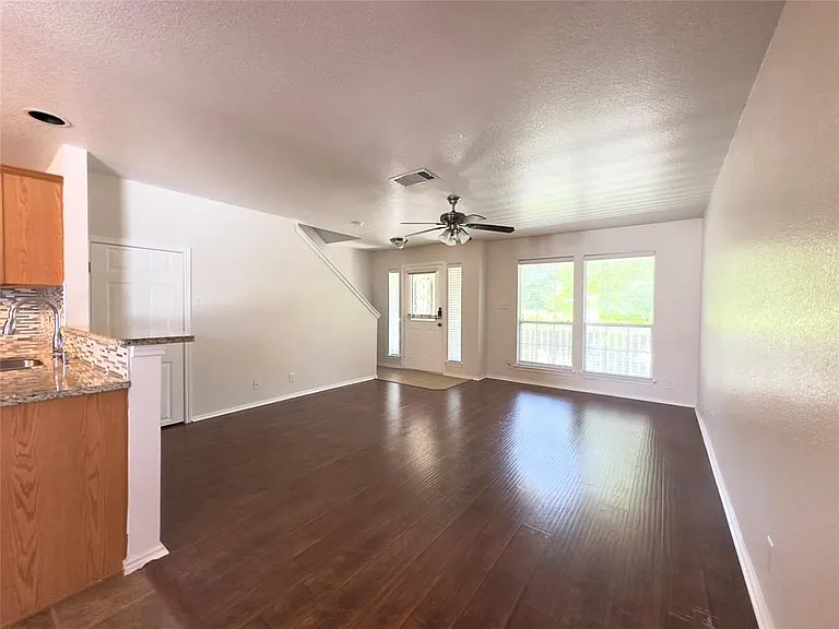 513 Rolling Oak Dr — Photo 6