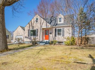 15 Fairway Dr, Springfield, MA 01108