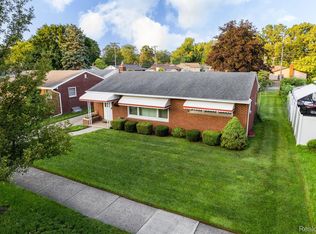 36615 Thinbark St, Wayne, MI 48184