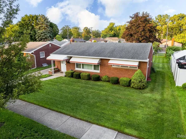 36615 Thinbark St, Wayne, MI 48184