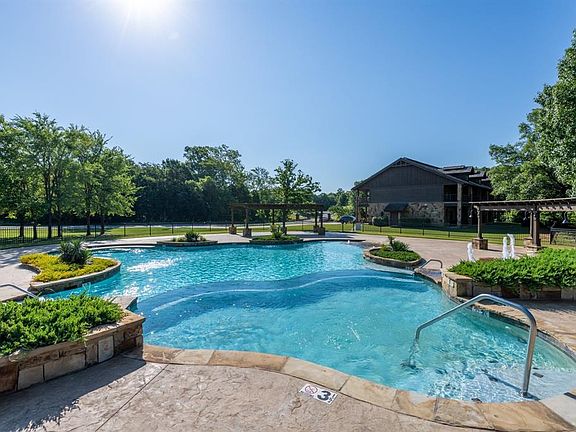 3rd image of 43 Toscana Cir