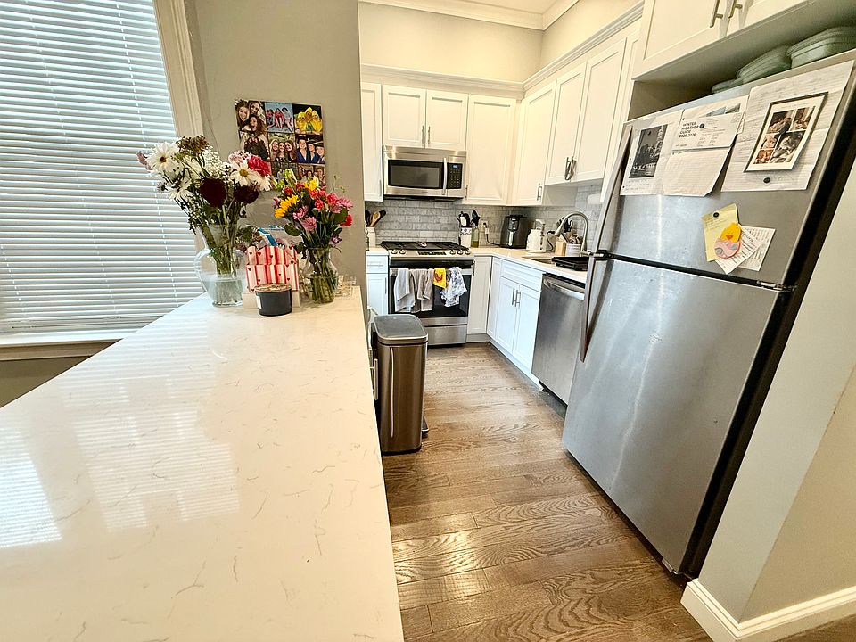 1st image of 535 E 4th St Floor 1