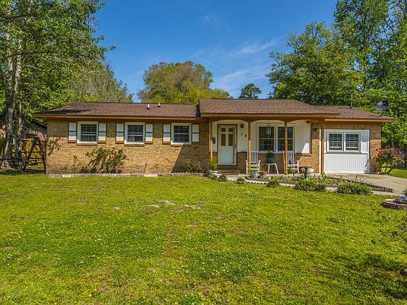 2nd image of 105 W Walnut Cir