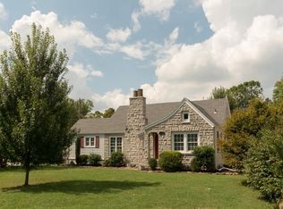 1961 S Holland Ave, Springfield, MO 65807