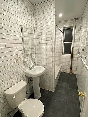 4th image of 4966 Broadway APT 6