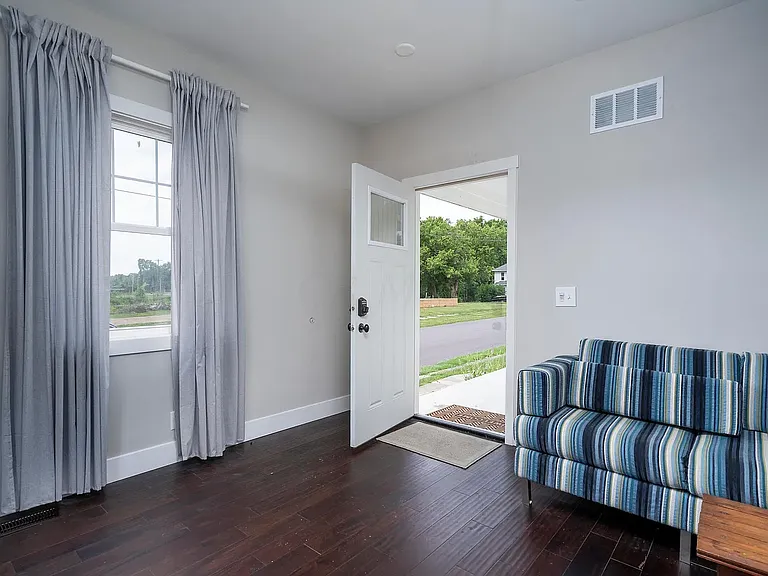 113 W Paint St #1 — Photo 2