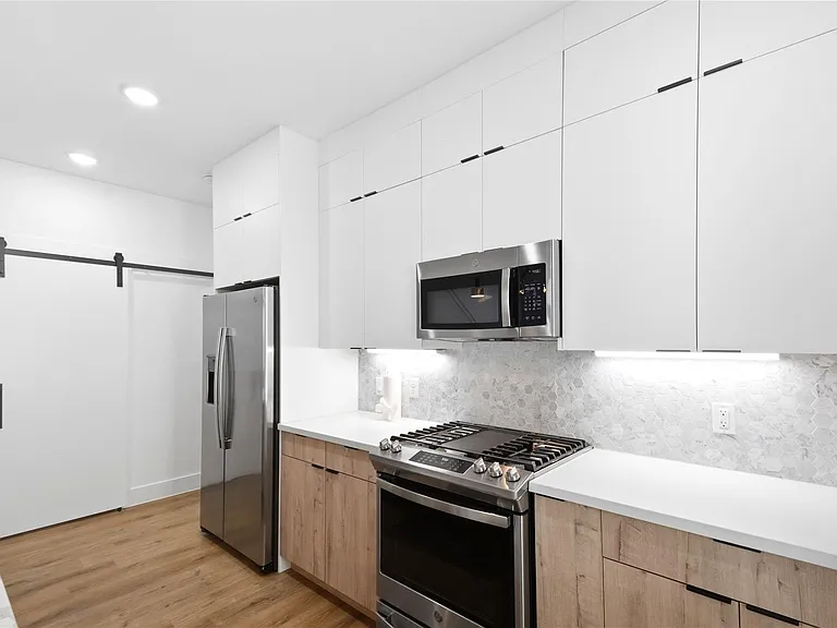 1307 Bayou St #B — Photo 13