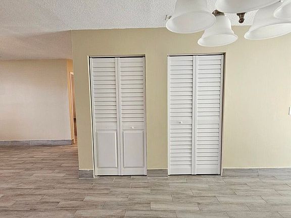 2nd image of 4859 Orleans Ct