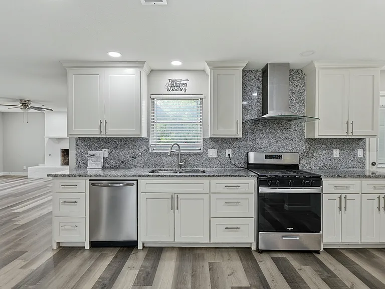 1732 Sheffield Pl — Photo 10