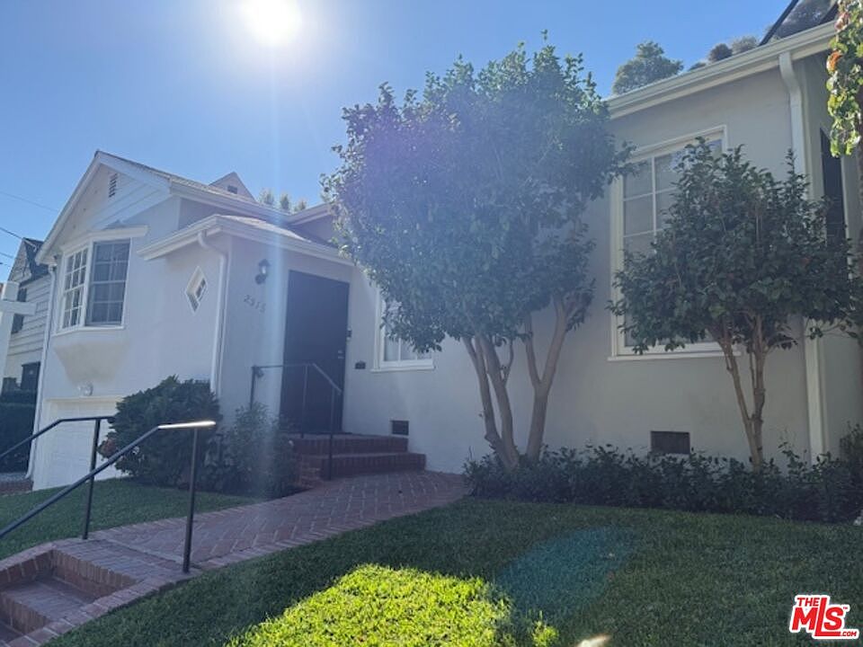 1st image of 2515 Canyon Dr