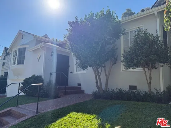 2515 Canyon Dr, Los Angeles, CA 90068