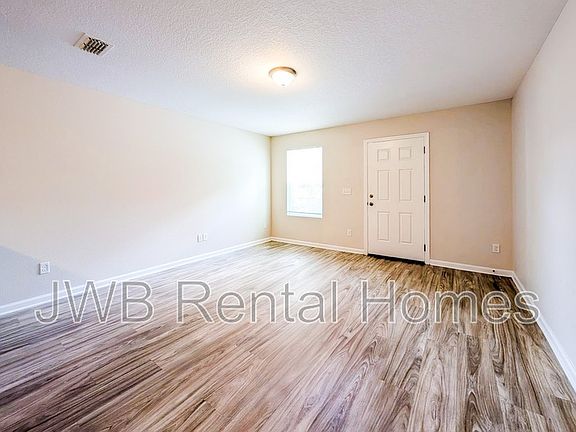 3rd image of 8493 McGirts Village Ln
