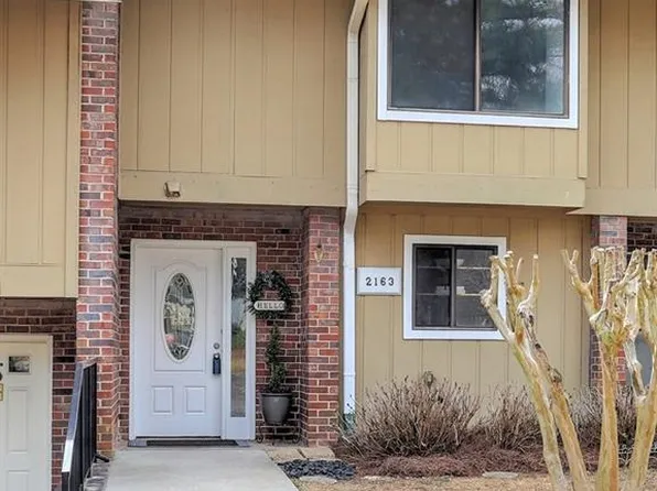 2163 Palmyra Dr, Marietta, GA 30067