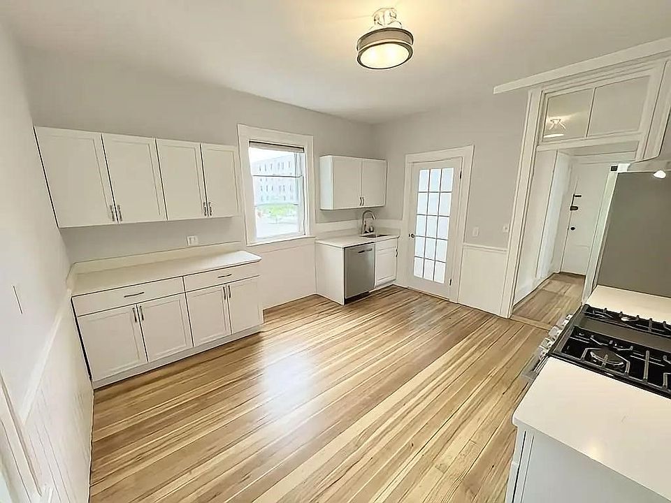 1st image of 98 Boylston St APT 2