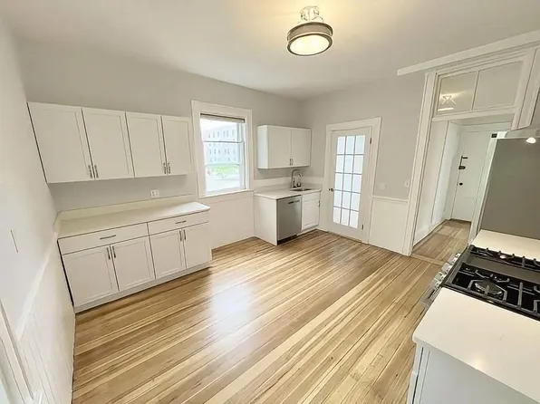 98 Boylston St APT 2, Brookline, MA 02445