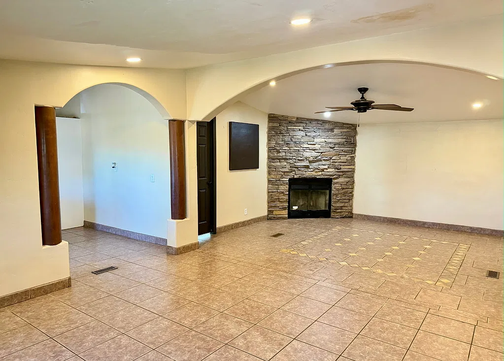 3 bed, 1456 sqft, $1,500 — Photo 1
