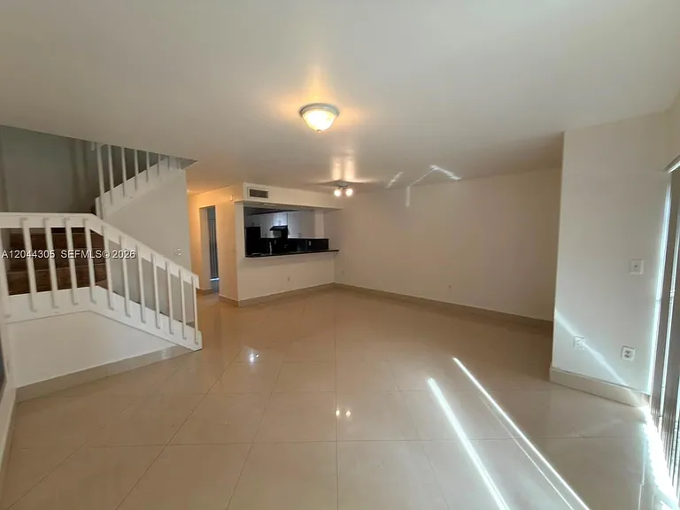 862 Crystal Lake Dr — Photo 7