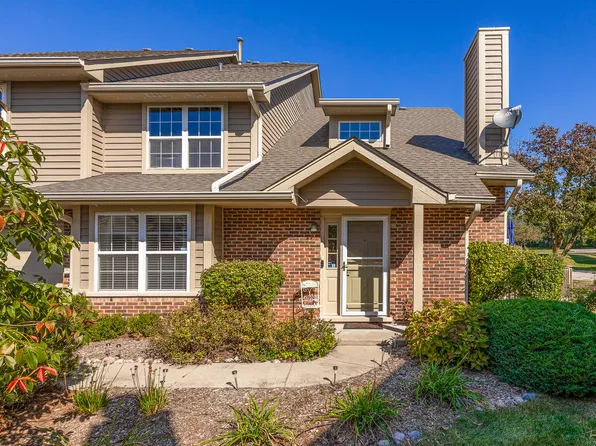 8020 Barrymore Dr, Darien, IL 60561