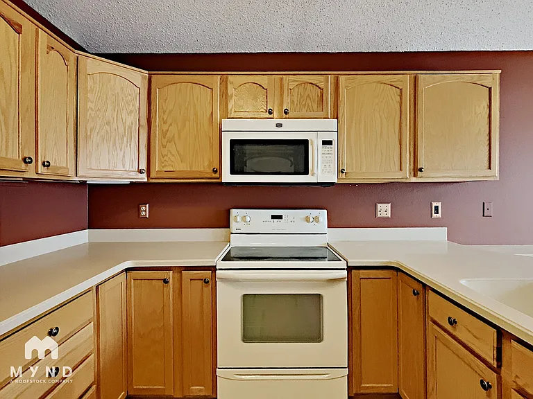 2402 S Gray Dr — Photo 11