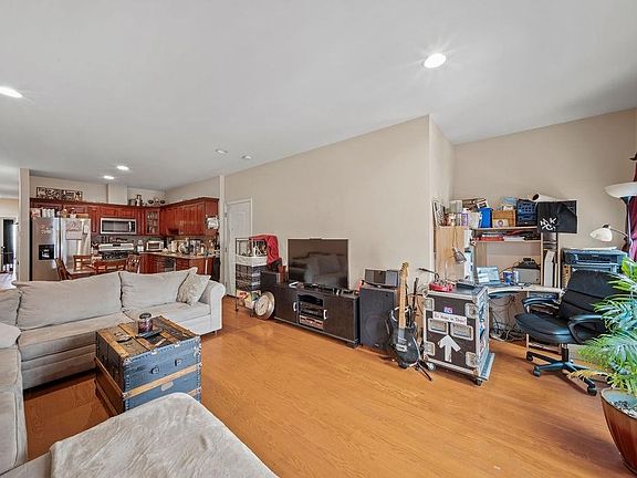 2nd image of 41 Wright Ave