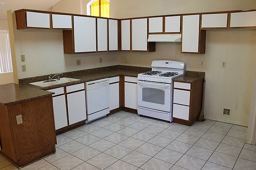 4th image of 5505 Governor Cir