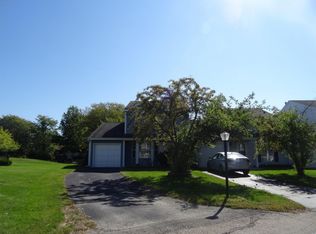 3324 York Ln, Island Lake, IL 60042