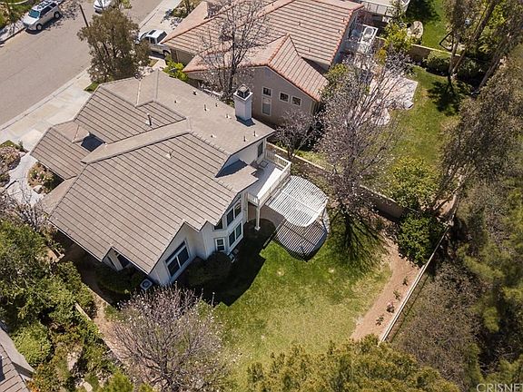 2nd image of 27625 Weston Dr