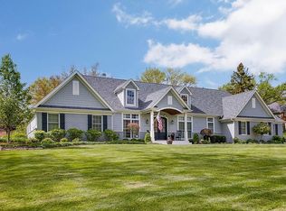 2S630 Arboretum Rd, Glen Ellyn, IL 60137