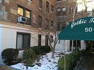 3rd image of 50 Glenwood Ave APT 102