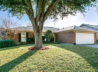 6532 Alta Vista Dr, Watauga, TX 76148