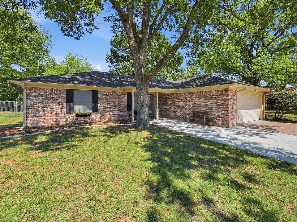 1st image of 1103 Holiday Ct