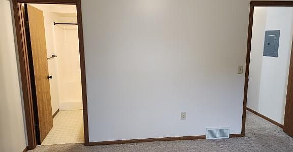 5th image of 641 W Schleier St #B4