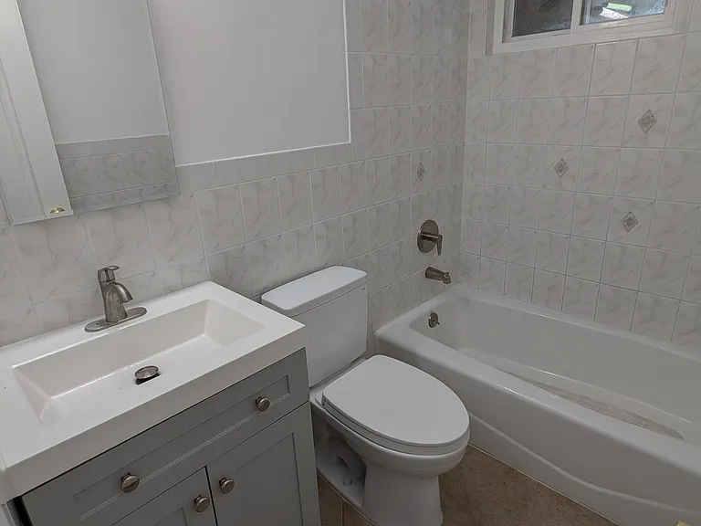 817 Hickory Ct — Photo 9