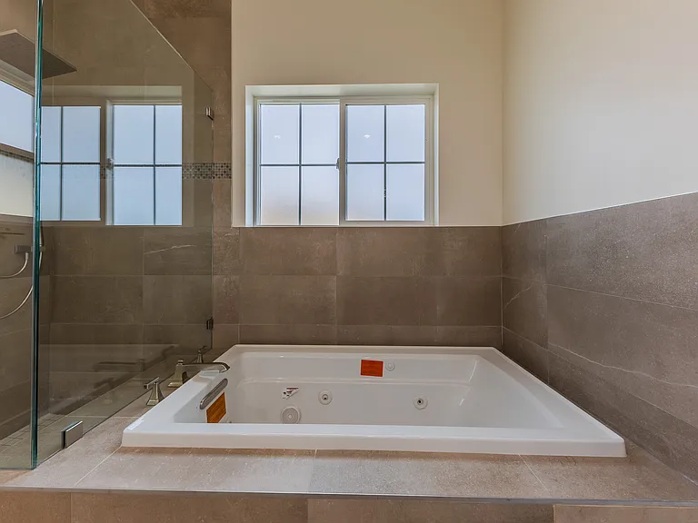 8102 Celito Dr — Photo 20