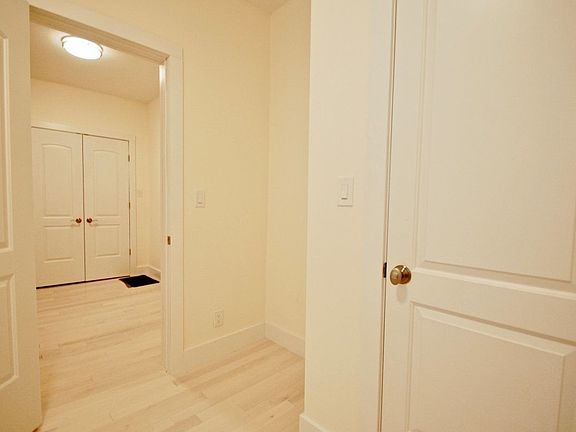 5th image of 92 Pinehurst Ave APT 2F