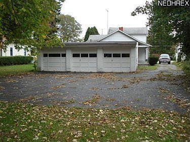 3rd image of 7186 Lake Ave