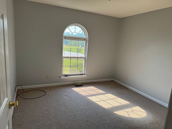3rd image of 11 Chestnut Ridge Rd