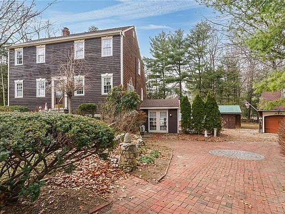3rd image of 118 Hopkins Ave