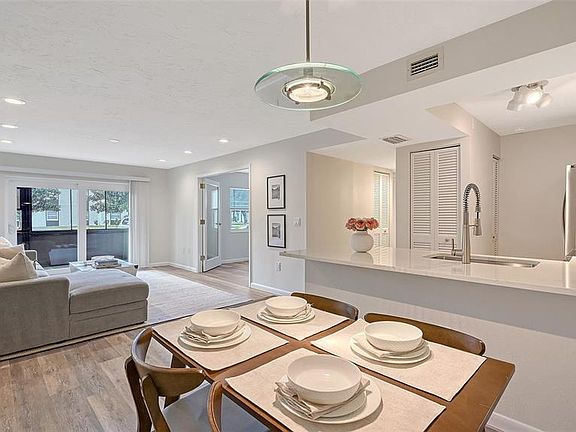 2nd image of 3229 Beneva Rd Unit 101