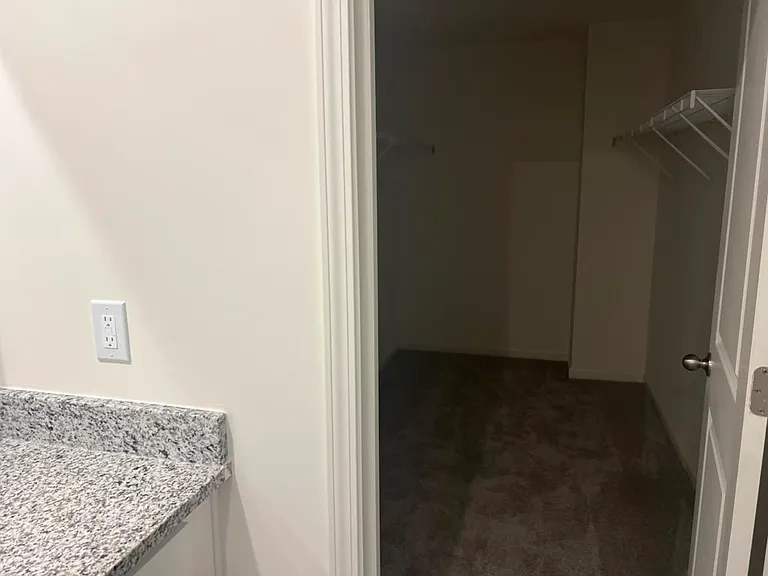 2213 Glen Crossing Dr — Photo 20