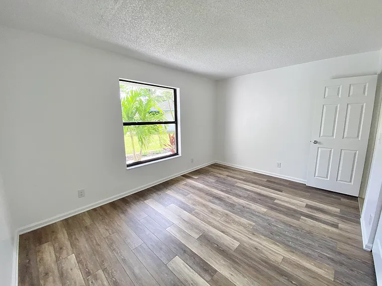 212 Trace Ct — Photo 16